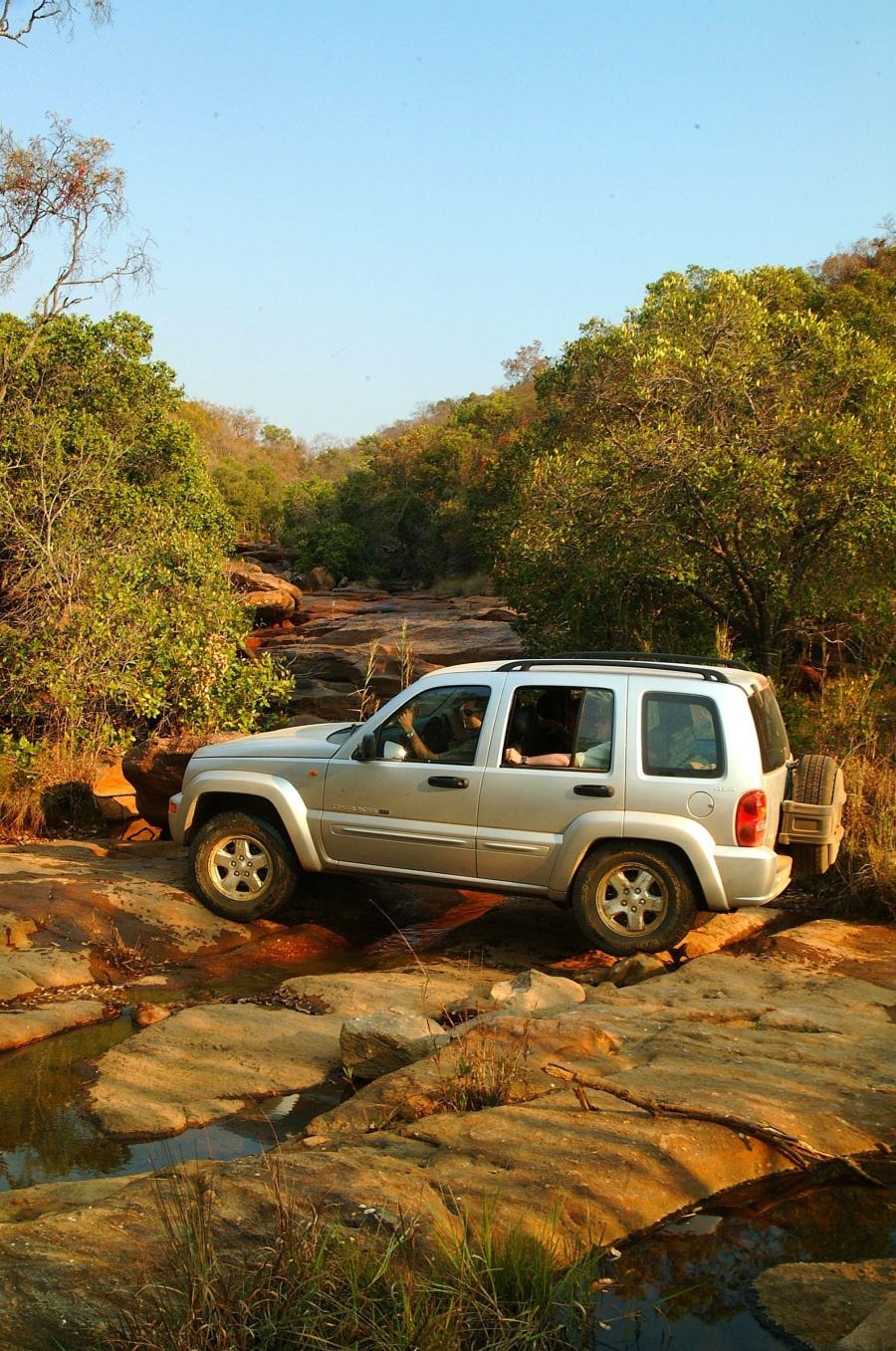  Jeep Cherokee 2002 года  (фото 100 из 130)